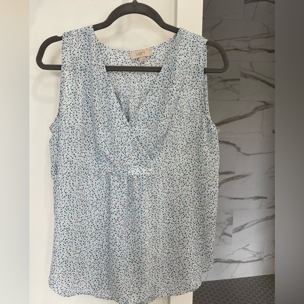 Women’s size small LOFT top.